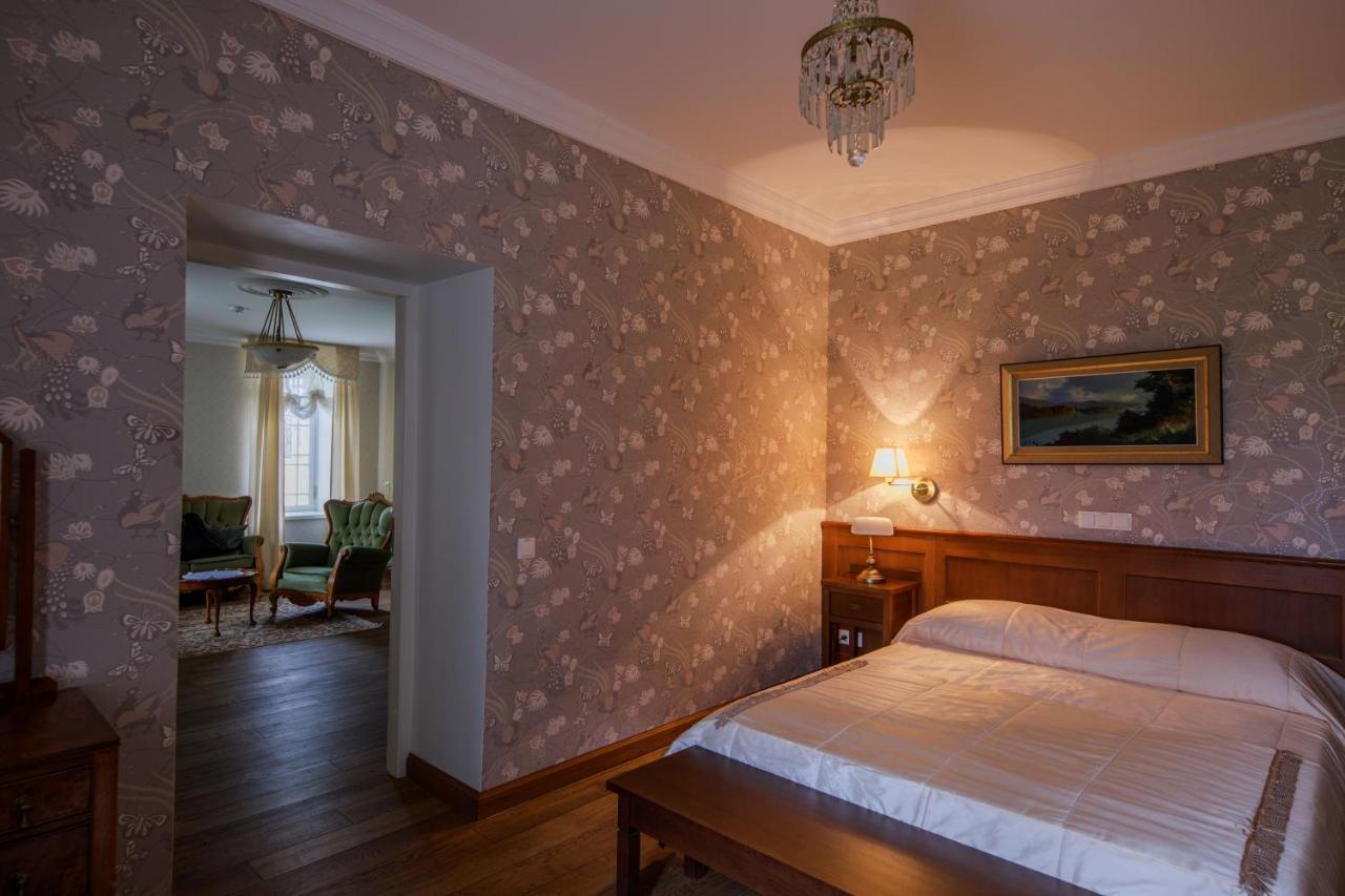 Hotel Manor