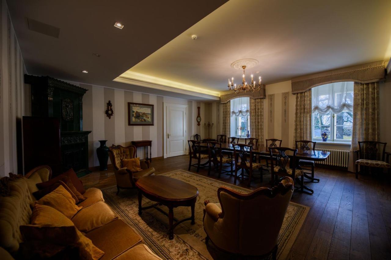 Manor 3*